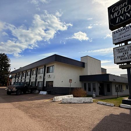 Capri Motor Inn Smithers Exterior photo